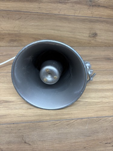Unbranded horn forecourt - unbranded,
